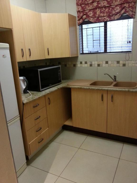 Stirling Manor Boutique Guest House Hartbeespoort Room photo